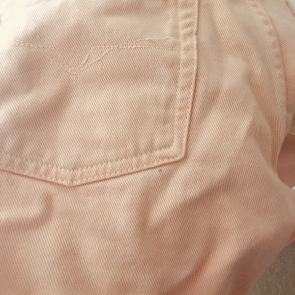 SOLD. Vintage peach Guess Jeans Shorts - Picture 7 of 8